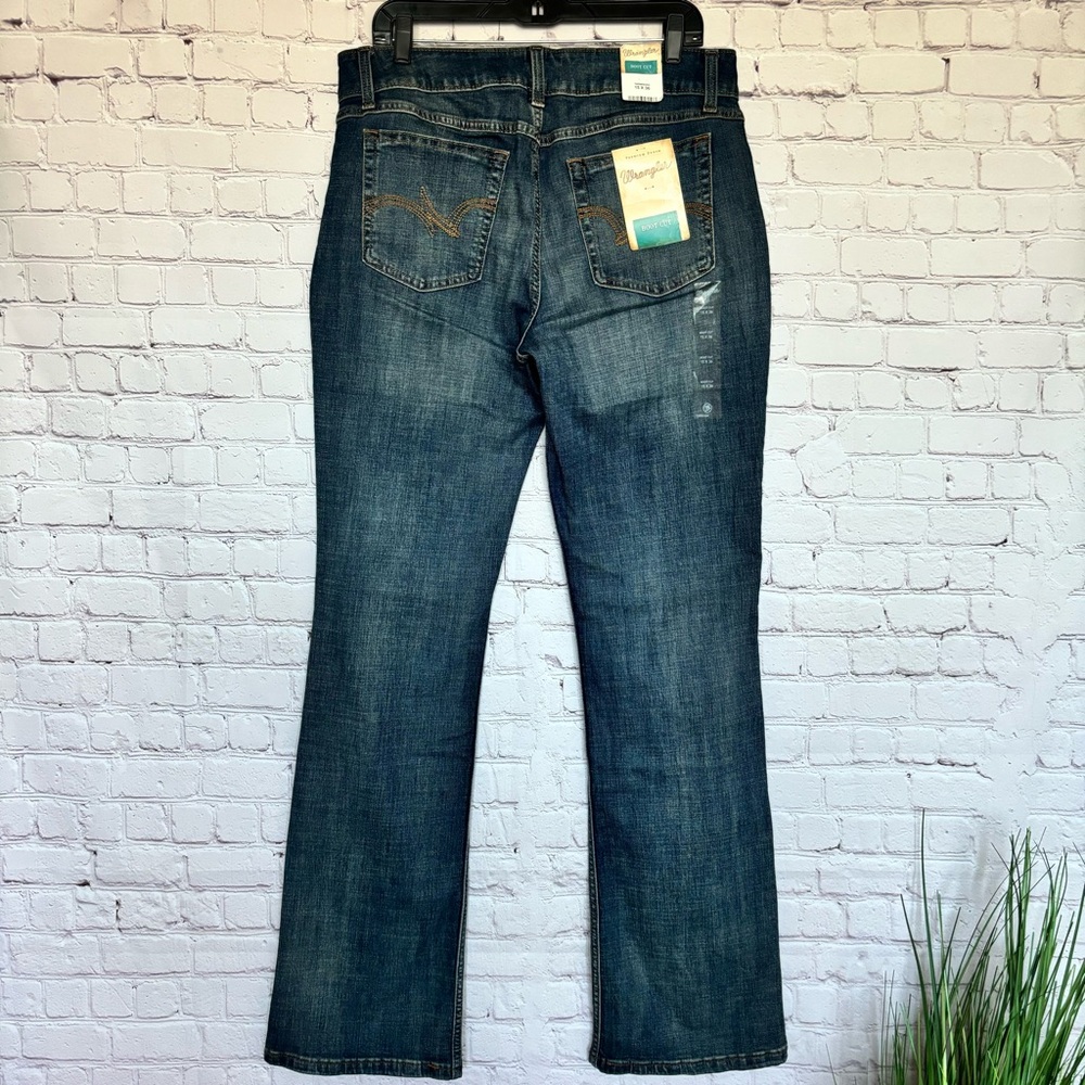 WRANGLER Classic Mid Rise Bootcut Blue Jeans--NWT—15 - Picture 9 of 14